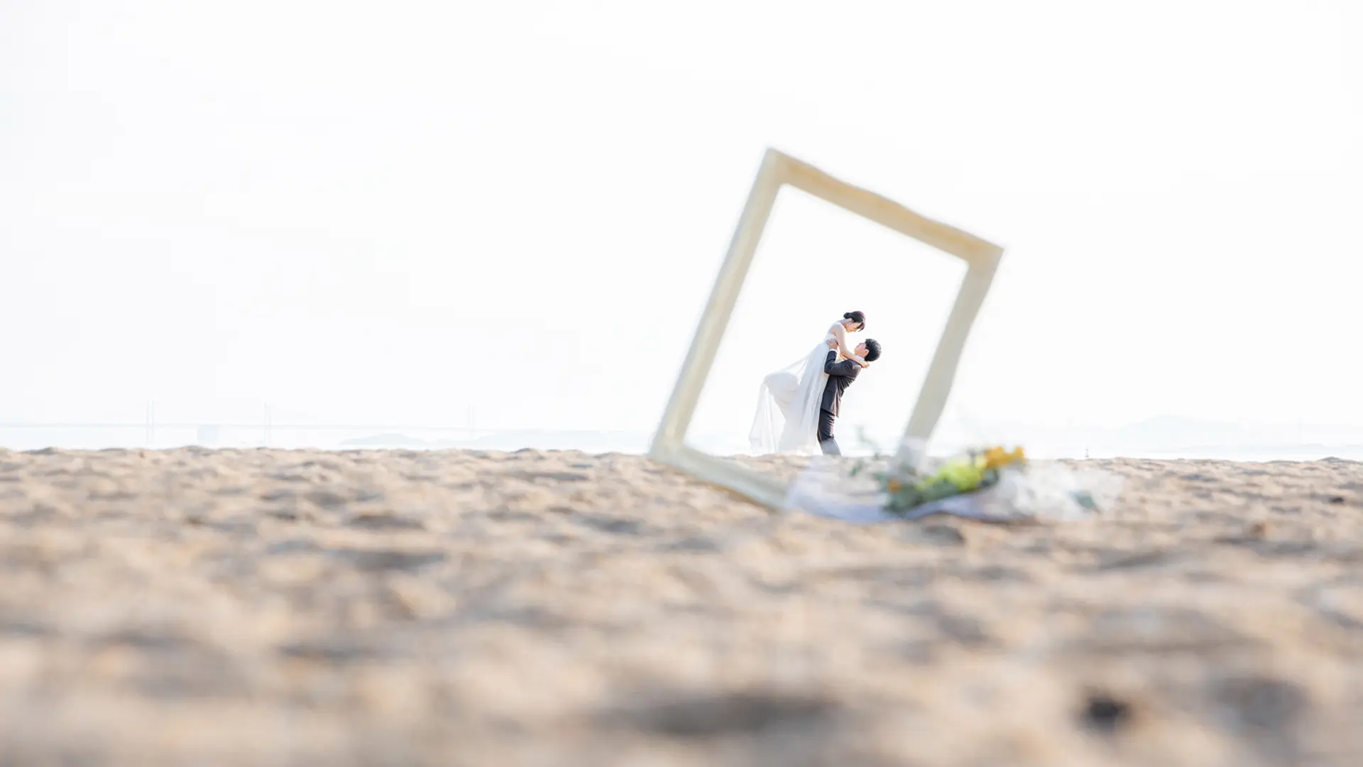 洋装2点(ロケーション)のイメージ写真